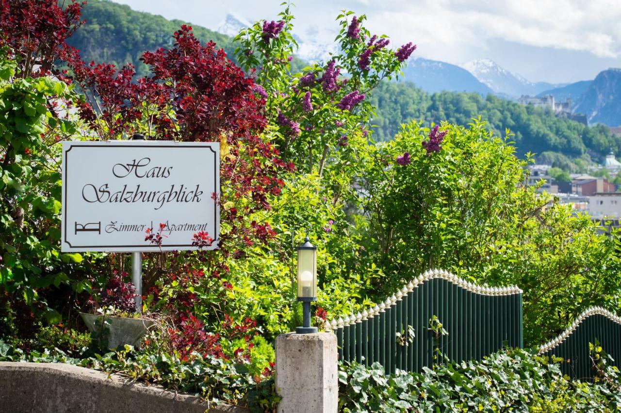 Haus Salzburgblick Acomodação com café da manhã Exterior foto